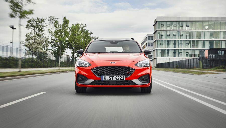  Ford Focus ST Estate 2019 года  (WW) (фото 26 из 40)